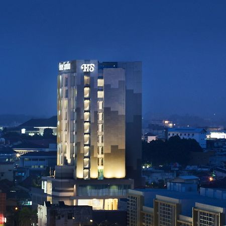 Hotel Santika Radial Палембанг Экстерьер фото