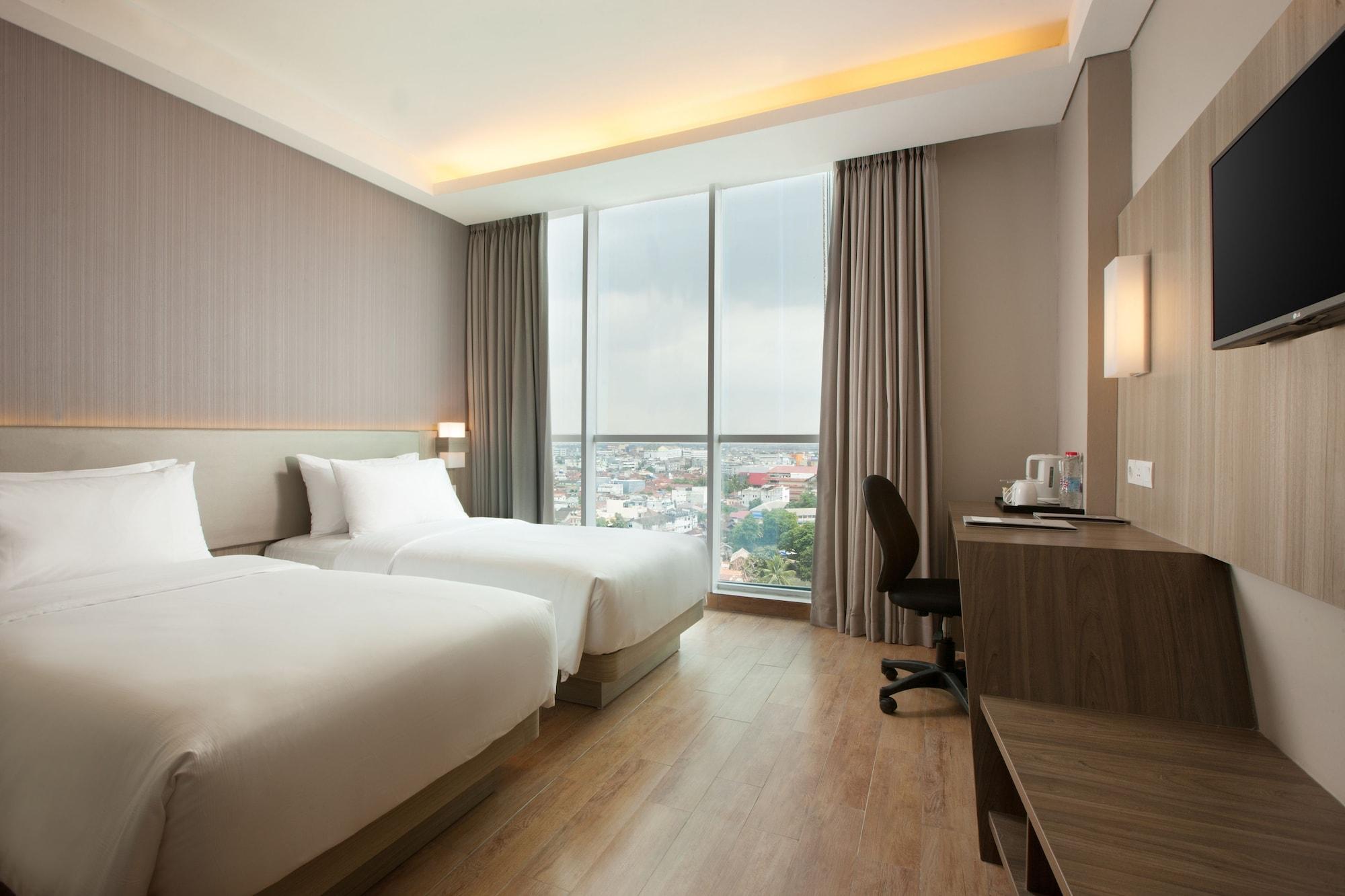 Hotel Santika Radial Палембанг Экстерьер фото